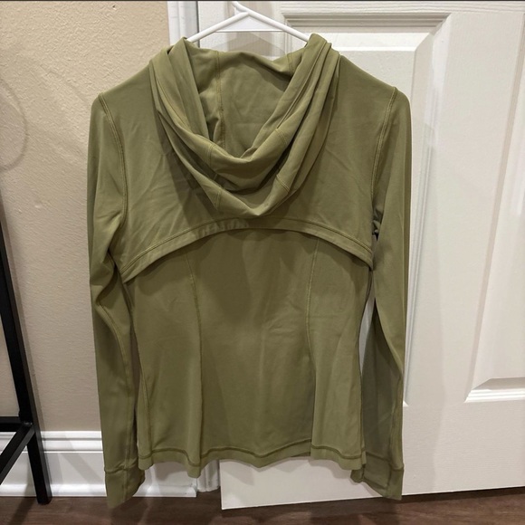 Lululemon top - Picture 2 of 3